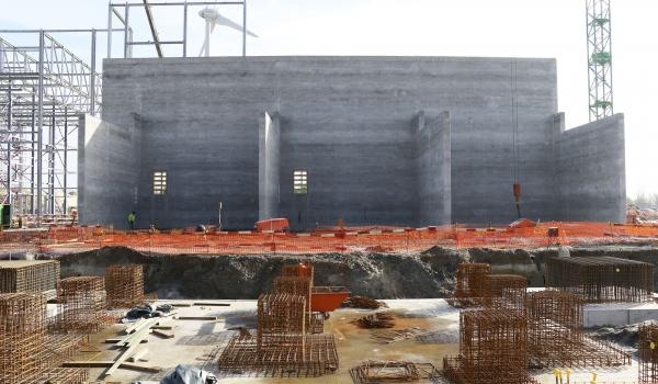 NEMO: massieve betonconstructie, doorlopend gestort met stijgende glijbekisting